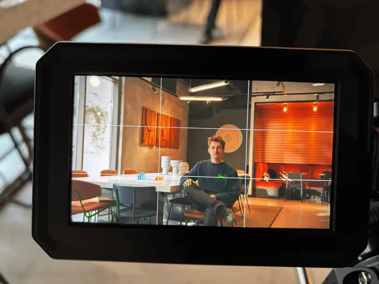 Combien coûte une vidéo corporate à Paris en 2026 ? — Blog Agence Motion